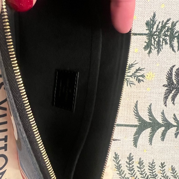 Louis Vuitton Neverfull Game On POUCH new, never used. Authentic. - Picture 5 of 11